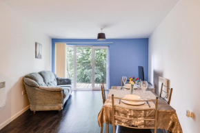 Lovely 2 bedroom apt. with parking near Etihad